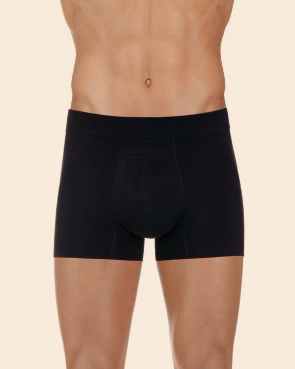 Boxer absorbant porté, cadrage sans visage — photographie du fabricant